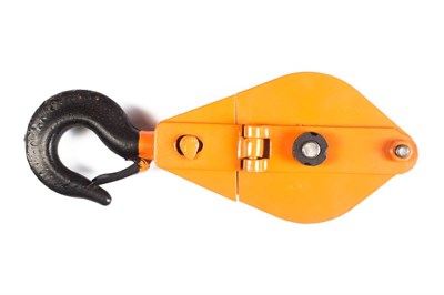 Блок монтажный однорольный с  крюком TOR 0,5 т с откидной щекой - фото 60845